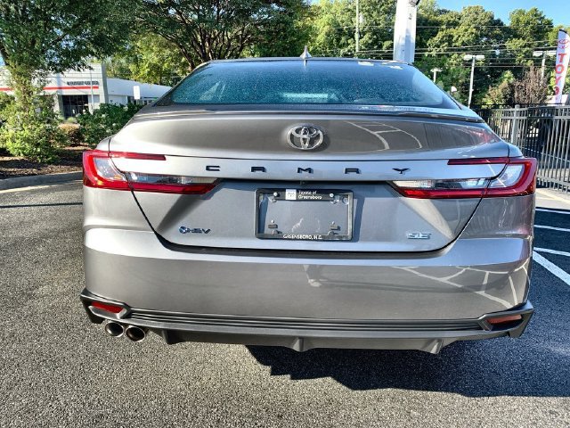 Used 2026 Toyota Camry SE FWD image 7