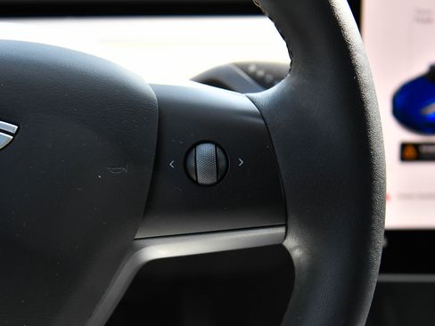 Used 2022 Tesla Model 3 Standard Range RWD image 28