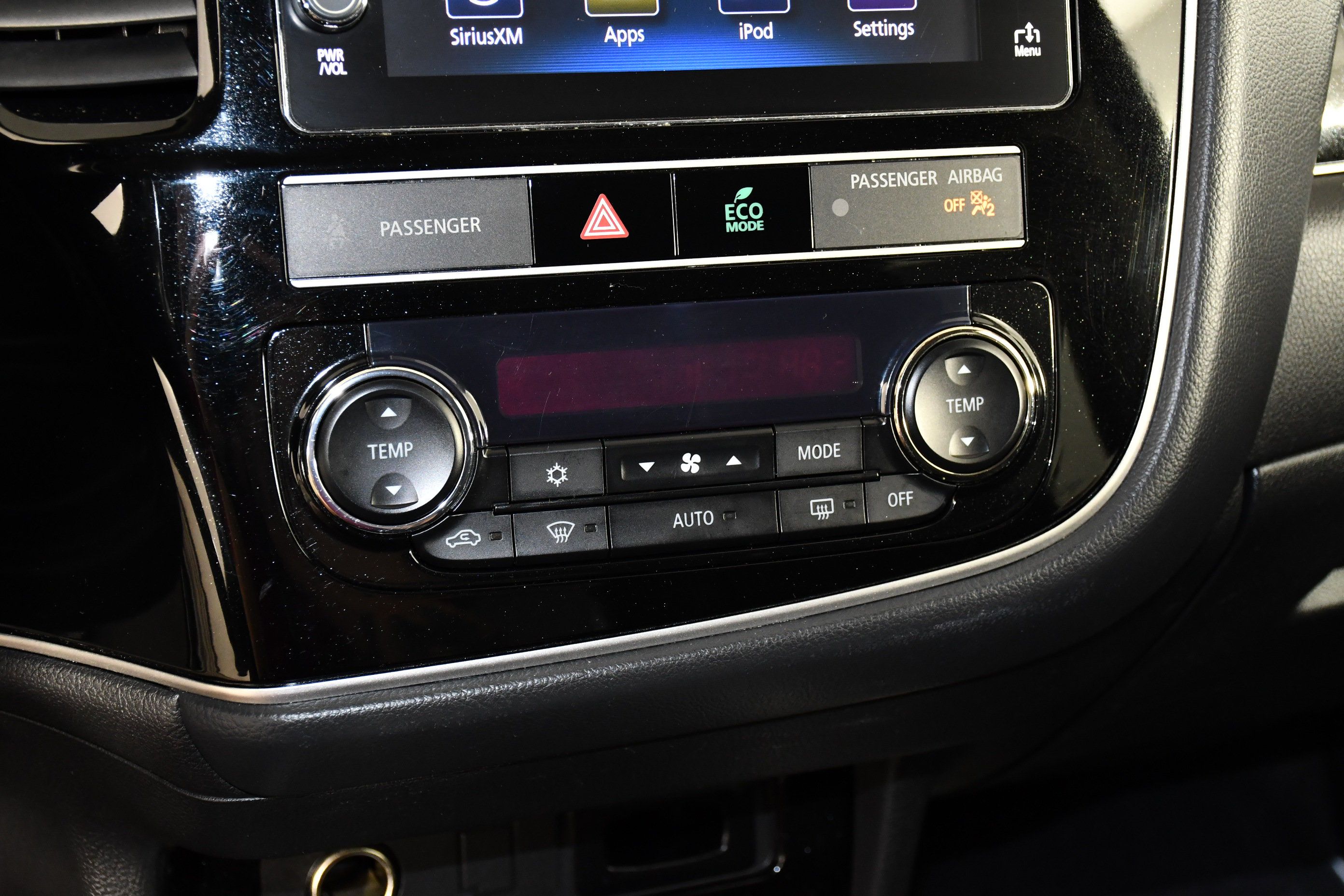 Used 2019 Mitsubishi Outlander SE AWD/4WD image 20