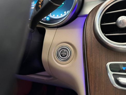 Used 2020 Mercedes-Benz GLC 300 4MATIC w/ Premium Package image 39