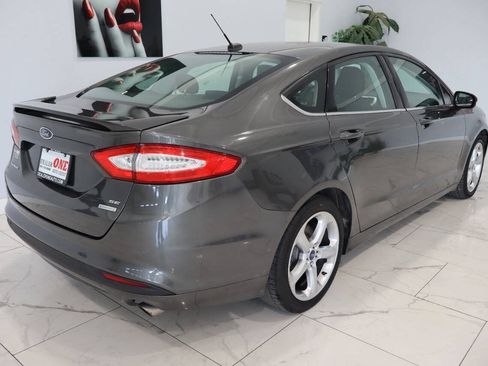 Used 2016 Ford Fusion SE w/ Equipment Group 201A FWD image 3