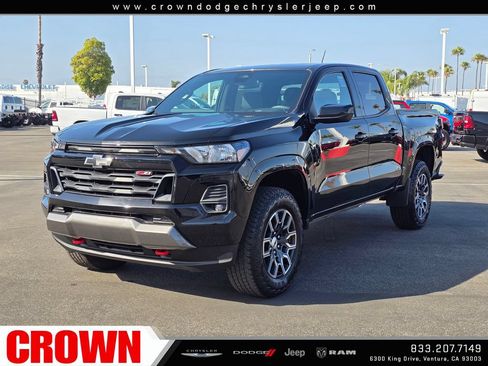 Used 2023 Chevrolet Colorado Z71 w/ Z71 Convenience Package 2 AWD/4WD image 3