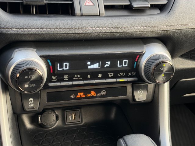 Used 2025 Toyota RAV4 XLE FWD image 25