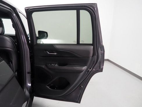 Used 2025 Jeep Grand Cherokee Altitude RWD image 55