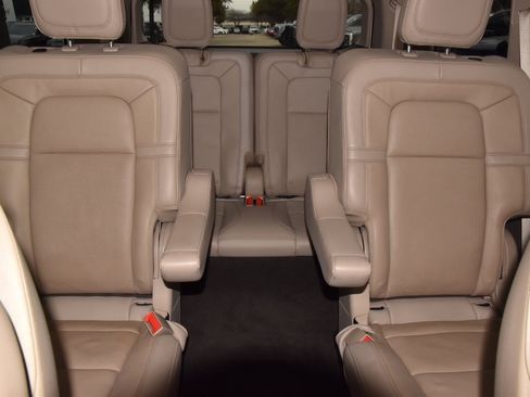 Certified 2023 Lincoln Aviator Reserve w/ Elements Package Plus image 21