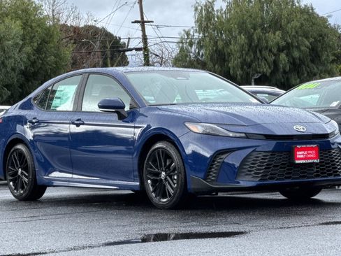 New 2026 Toyota Camry SE image 10