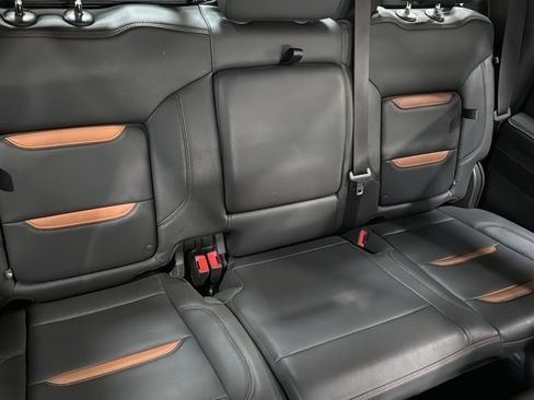 Used 2024 GMC Sierra 2500 AT4 w/ Technology Package AWD/4WD image 13