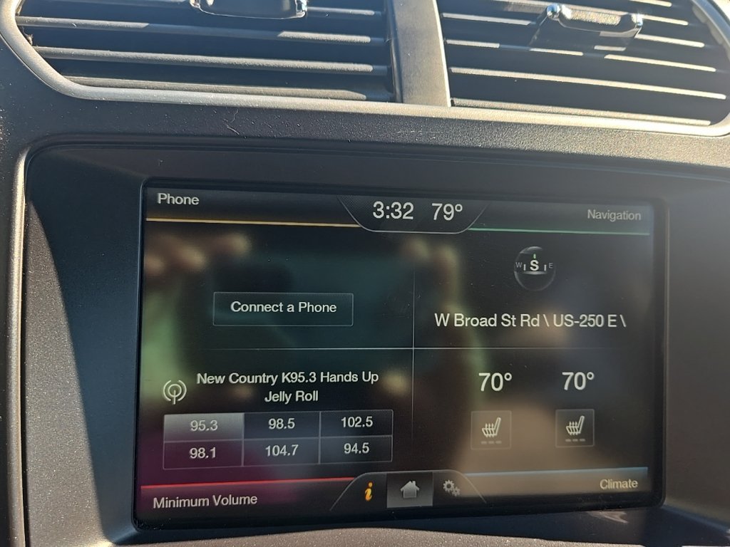 Used 2016 Ford Explorer XLT w/ Equipment Group 202A AWD/4WD image 19