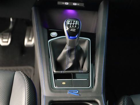 Used 2024 Volkswagen Golf R AWD/4WD image 21