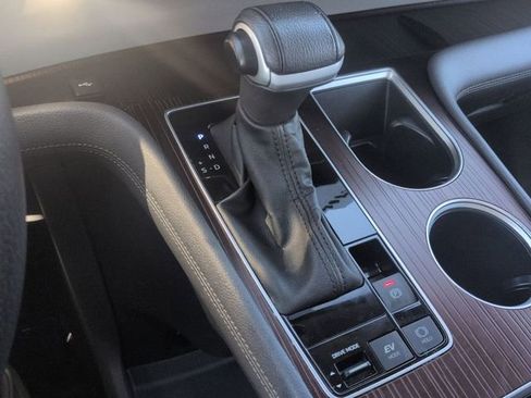 Certified 2023 Toyota Sienna XLE image 24