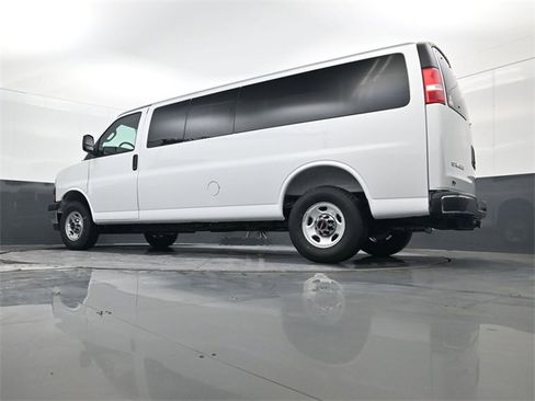 New 2025 GMC Savana 3500 LT w/ LT Preferred Equipment Group image 31