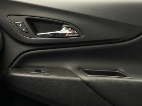 Used 2024 Chevrolet Equinox LT FWD image 38
