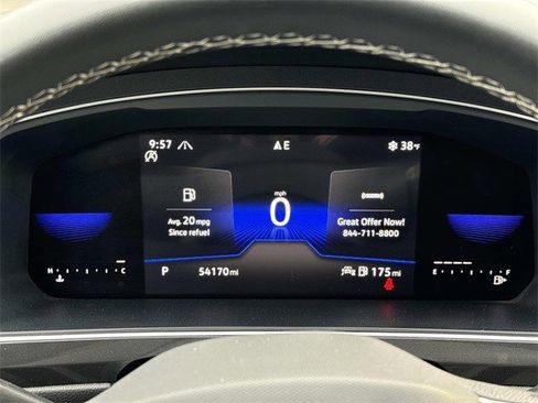 Used 2022 Volkswagen Tiguan SE image 28