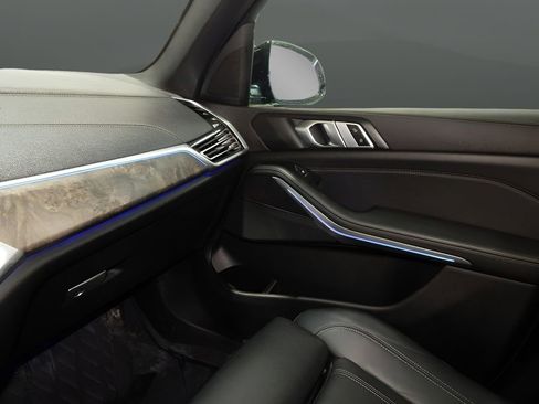 Used 2022 BMW X5 xDrive40i w/ M Sport Package image 15