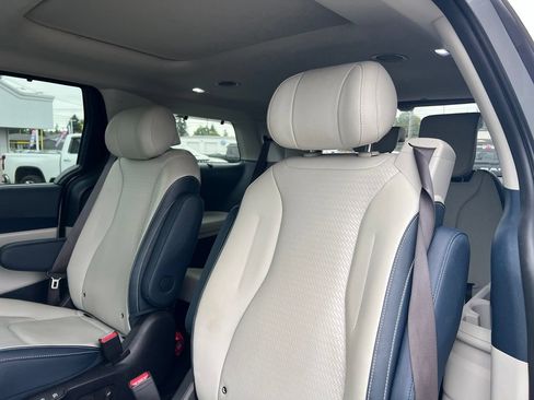 Used 2025 Kia Carnival SX Prestige FWD image 10
