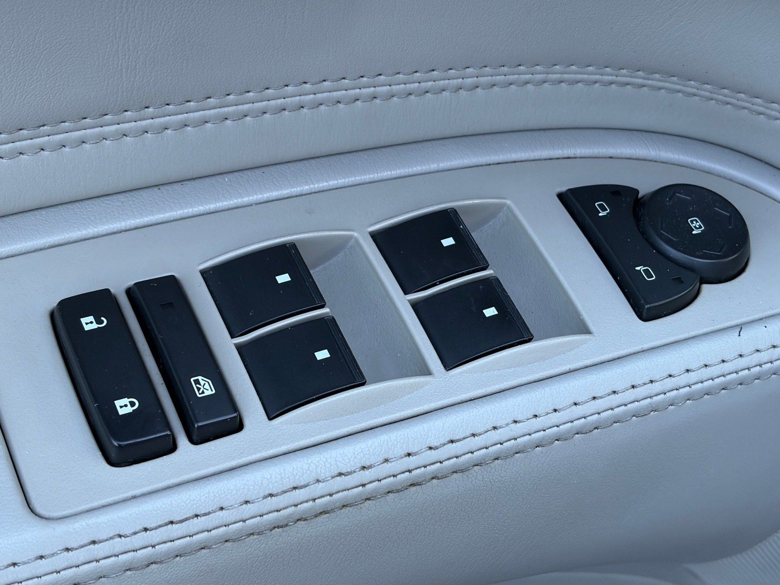 Used 2007 Buick Lucerne CXL FWD image 7