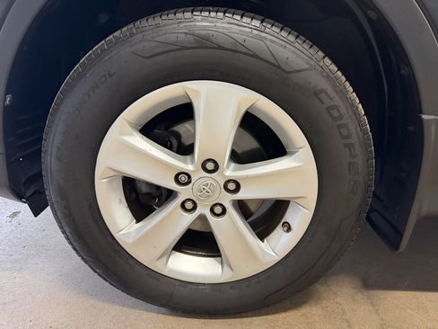 Used 2013 Toyota RAV4 XLE AWD/4WD image 30