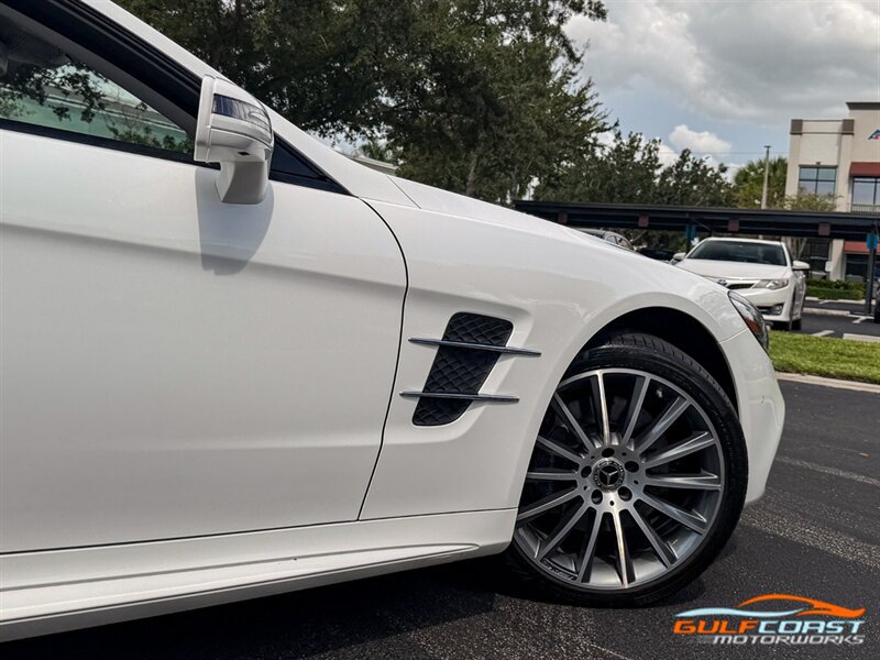 Used 2019 Mercedes-Benz SL 550 w/ Driver Assistance Package image 58