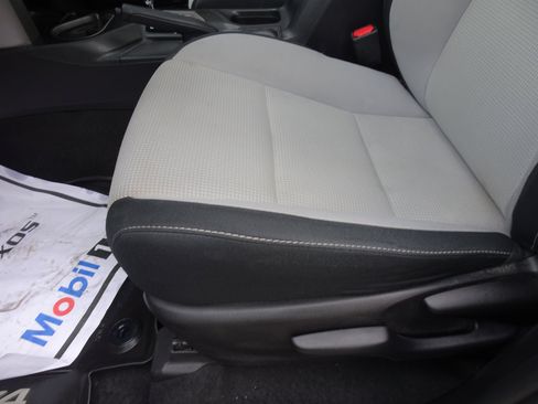 Used 2017 Toyota RAV4 XLE FWD image 9