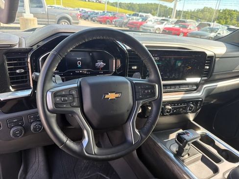 Used 2025 Chevrolet Silverado 1500 LTZ w/ LTZ Premium Package AWD/4WD image 13