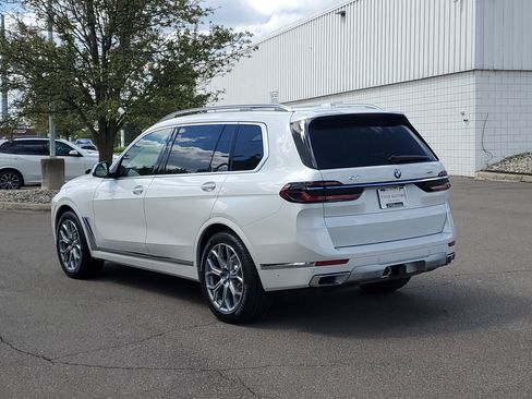 New 2026 BMW X7 xDrive40i w/ Premium Package AWD/4WD image 2