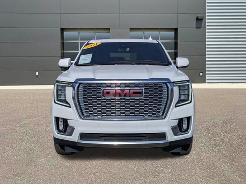Used 2021 GMC Yukon Denali w/ Denali Premium Package AWD/4WD image 2