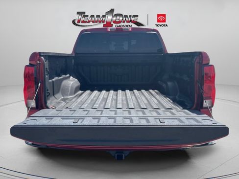 Used 2023 Chevrolet Colorado LT w/ LT Convenience Package II RWD image 9
