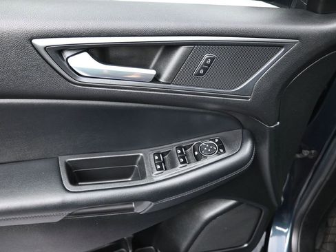 Certified 2022 Ford Edge SE w/ Black Appearance Package image 11