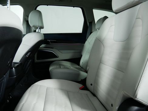 Used 2024 Kia Telluride SX Prestige image 15