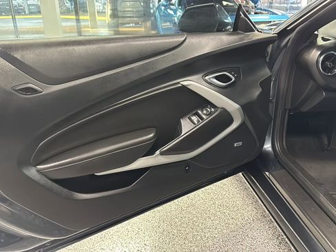 Used 2022 Chevrolet Camaro LT w/ Technology Package image 20