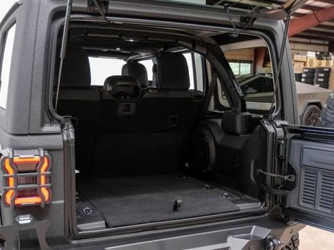 Used 2024 Jeep Wrangler Unlimited Rubicon 392 image 98