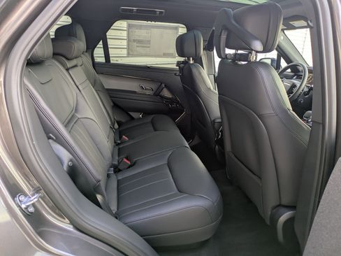 Used 2025 Land Rover Range Rover Sport SE image 33