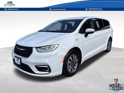 Used 2023 Chrysler Pacifica Touring-L