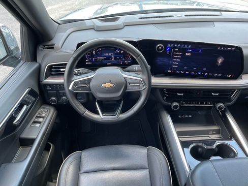 Used 2025 Chevrolet Tahoe Premier RWD image 9