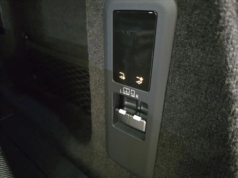 New 2026 Land Rover Range Rover Sport SE image 12