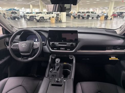 New 2026 Toyota Grand Highlander Platinum image 20
