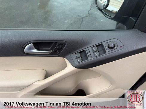 Used 2017 Volkswagen Tiguan S image 10