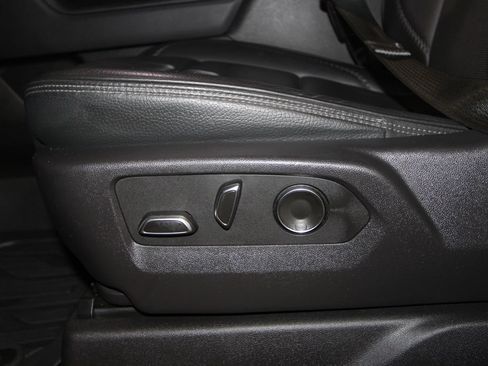 Used 2024 GMC Sierra 1500 Denali AWD/4WD image 9