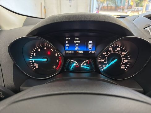 Used 2017 Ford Escape SE image 33