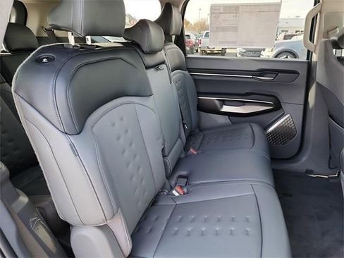 New 2026 Kia EV9 Wind image 18