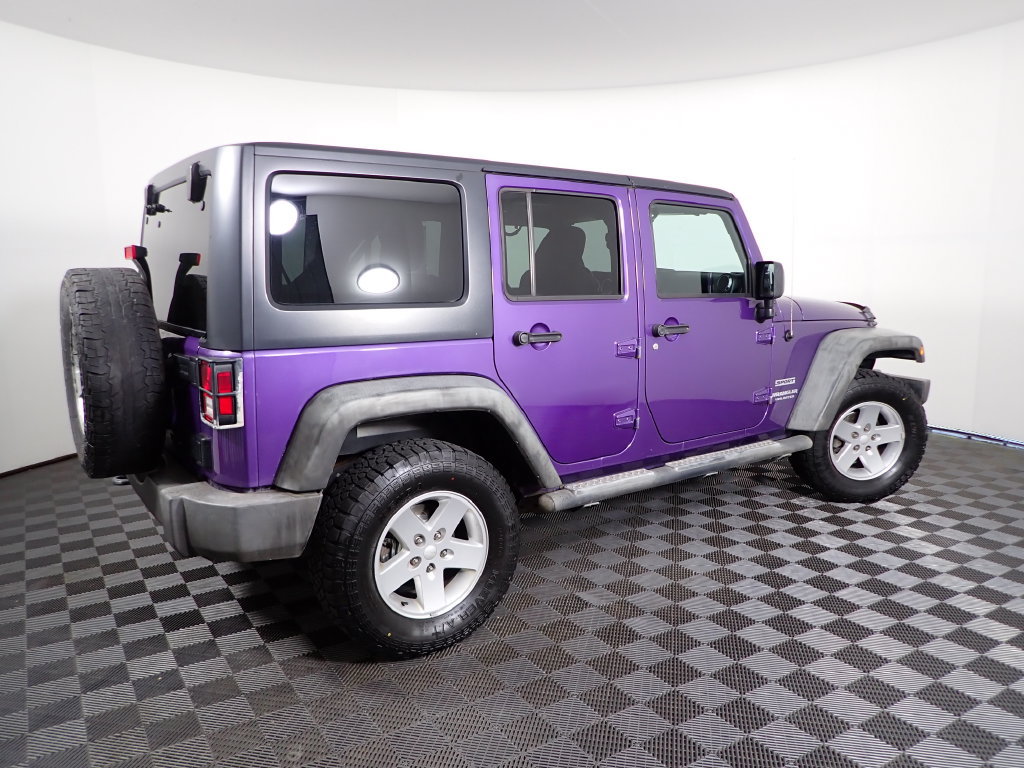 Used 2017 Jeep Wrangler Unlimited Sport w/ Connectivity Group AWD/4WD image 16