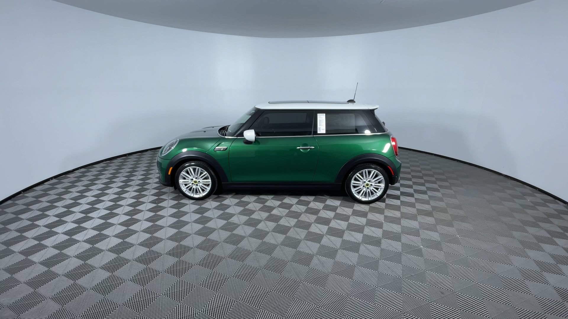 Used 2023 MINI Cooper SE FWD image 5