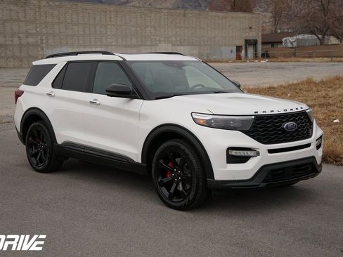 Used 2023 Ford Explorer ST w/ Equipment Group 401A image 2