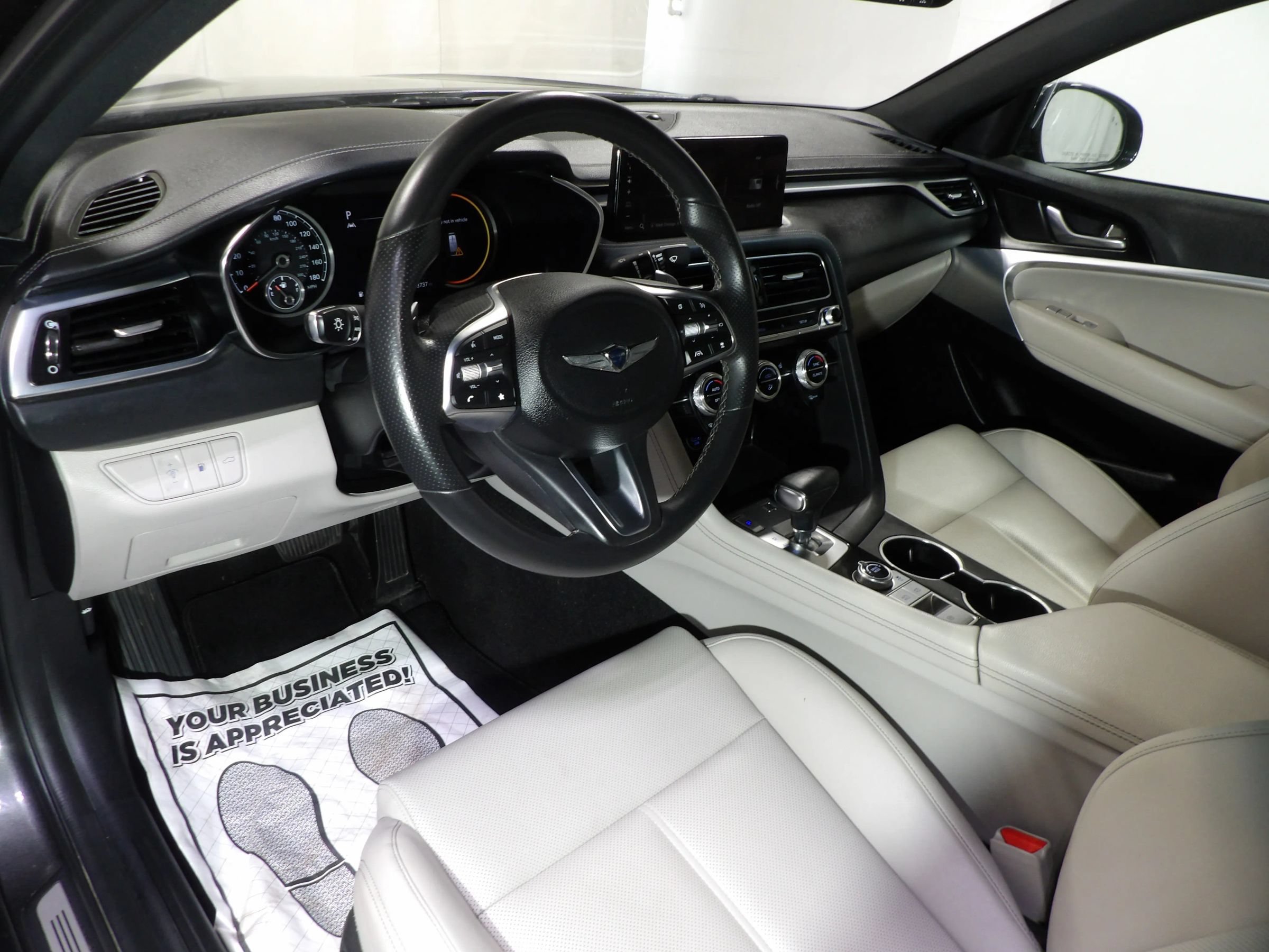 Used 2023 Genesis G70 2.0T AWD/4WD image 11