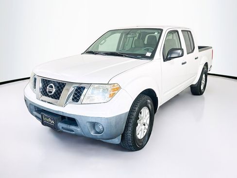 Used 2015 Nissan Frontier SV AWD/4WD image 3