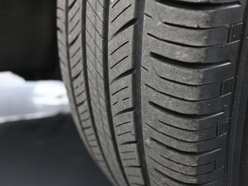 Certified 2024 Honda HR-V LX image 17