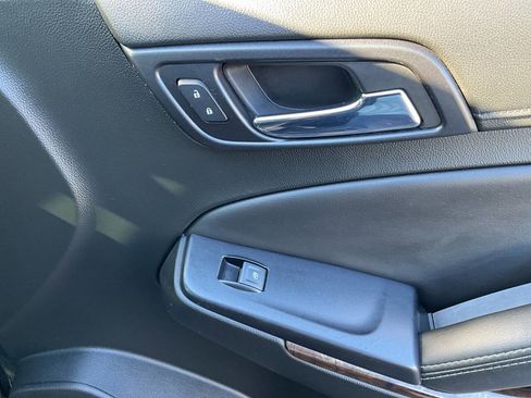 Used 2018 Chevrolet Tahoe LT image 32