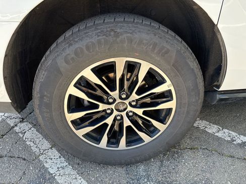 Used 2025 Ford Expedition Max Platinum image 19