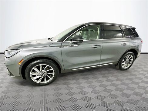 Used 2023 Lincoln Corsair AWD w/ Equipment Group 101A image 4