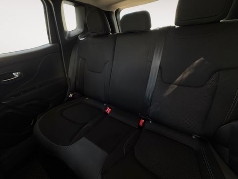Used 2022 Jeep Renegade Latitude AWD/4WD image 24